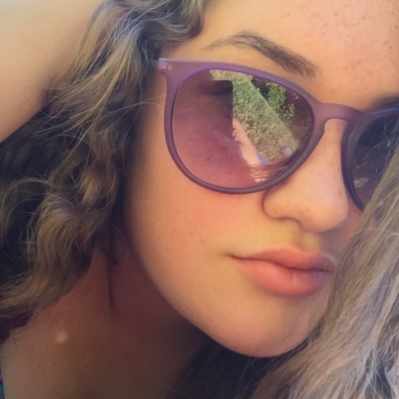 Meet your Posher, Racine - Picture 1 of 1